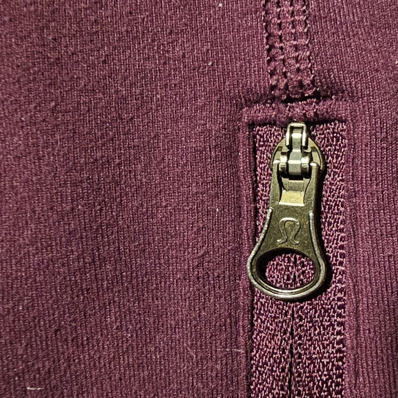 Lululemon Vine Plum Zip Up Jacket Zipped Pockets with Thumb Holes - Picture 9 of 11